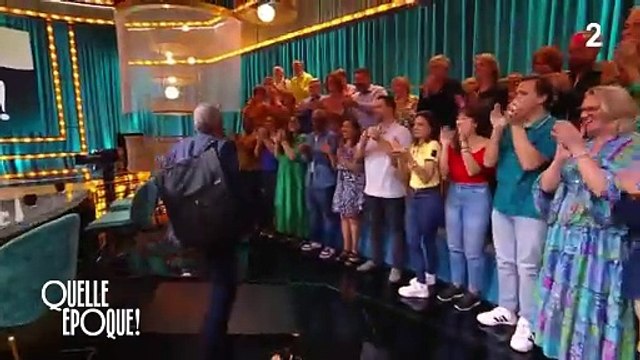 Christophe Dechavanne présente son nouveau compagnon de vie sur le plateau de Quelle époque!