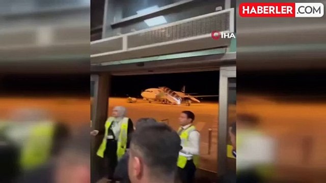 A Jet pilotu Uçuş sürem doldu dedi, mağdur olan yolcular isyan etti