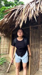 Membuat payung sederhana saat survival di hutan