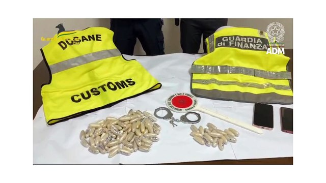 Aeroporto di Pisa, corriere della droga in manette: aveva ingerito oltre un chilo di droga