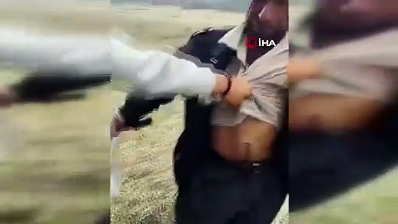 Engelli Çobana İşkence: Biri Dövdü, Diğeri Kayda Aldı!