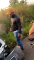 Cantor Thiago Aquino presta socorro a idoso após acidente na BR-101, na região de Laje