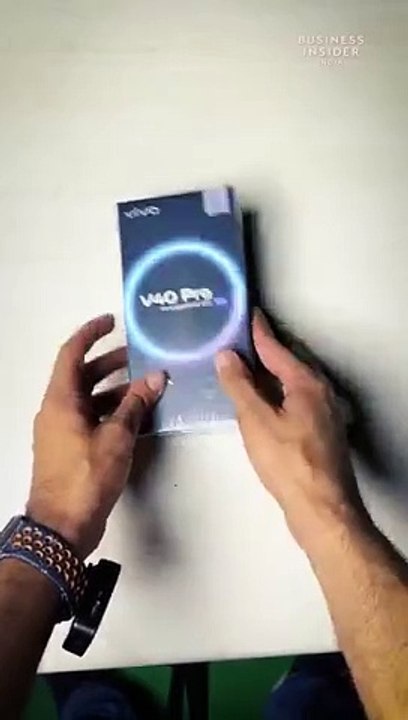 فتح صندوق هاتف vivo V40 Pro