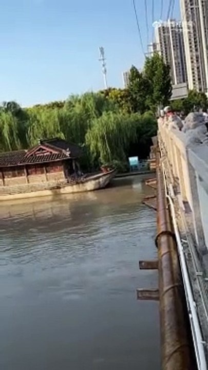Cette maison sur l'eau ne passera pas sous le pont