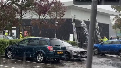 Water seen gushing from roof of Starbucks in Kingsthorpe