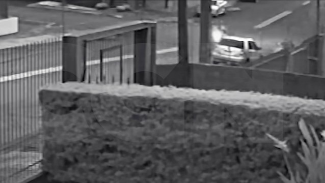 Acidente com morte no Centro: Vídeo mostra carro atingindo motociclista em cheio