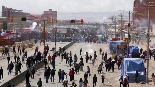 درگیری نیروهای امنیتی و حامیان دولت با طرفداران رئیس جمهوری سابق بولیوی در لاپاز