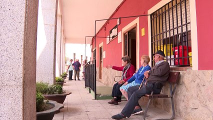 Download Video: Las campanas de Aldeanueva de San Bartolomé continuarán sonando por decisión en referéndum