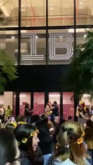 Algunos fanáticos aprovecharon el Flor Bertotti Tour para hacer sus propuestas de matrimonio