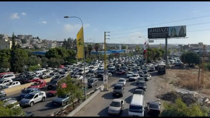 In Libano lunghe code di macchine in fuga dai raid israeliani