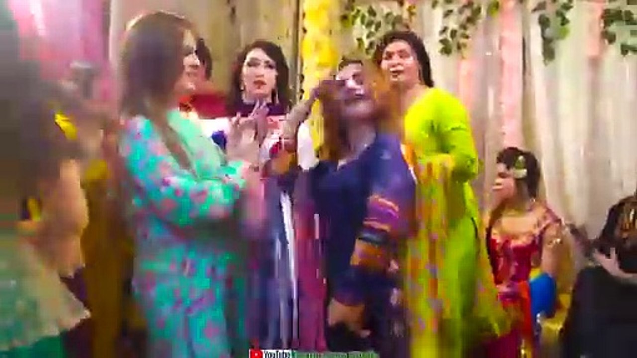 Murida_De_Yam_Peera_Madiha_Shah,_Mehak_khan,_Tweety_Paras,_Lovely_khan_Mehindi__party_Songs_&_Dance[1]