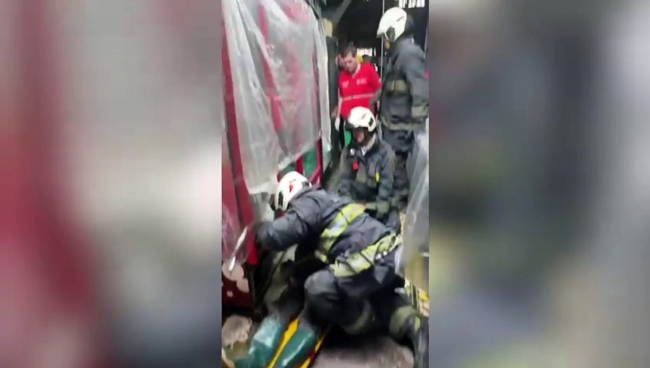 Un operario cayó del techo del Mercado de San Telmo y resultó herido