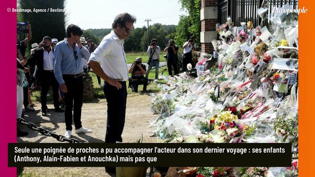 Je faisais partie de la famille : Qui est cet homme méconnu convié par les enfants d'Alain Delon pour le dernier adieu ?