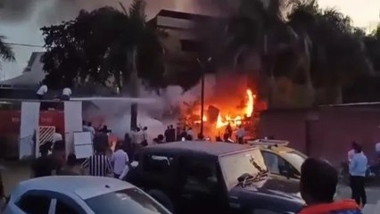 Sagar News: सागर में प्राइवेट अस्पताल में भीषण आग, जानिए कैसे हुआ ऑक्सीजन सिलेंडर में धमाका