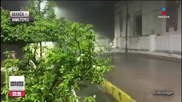 Huracán John toca tierra como categoría 3 entre las costas de Oaxaca y Guerrero