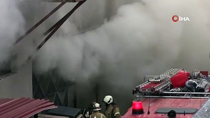 Beylikdüzü güne dumanlar içinde uyandı! Kimya fabrikasında yangın çıktı