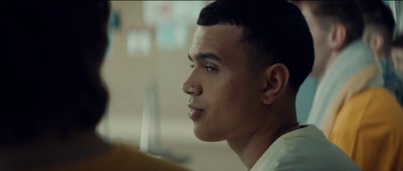 Bonus Track - Trailer (English) HD