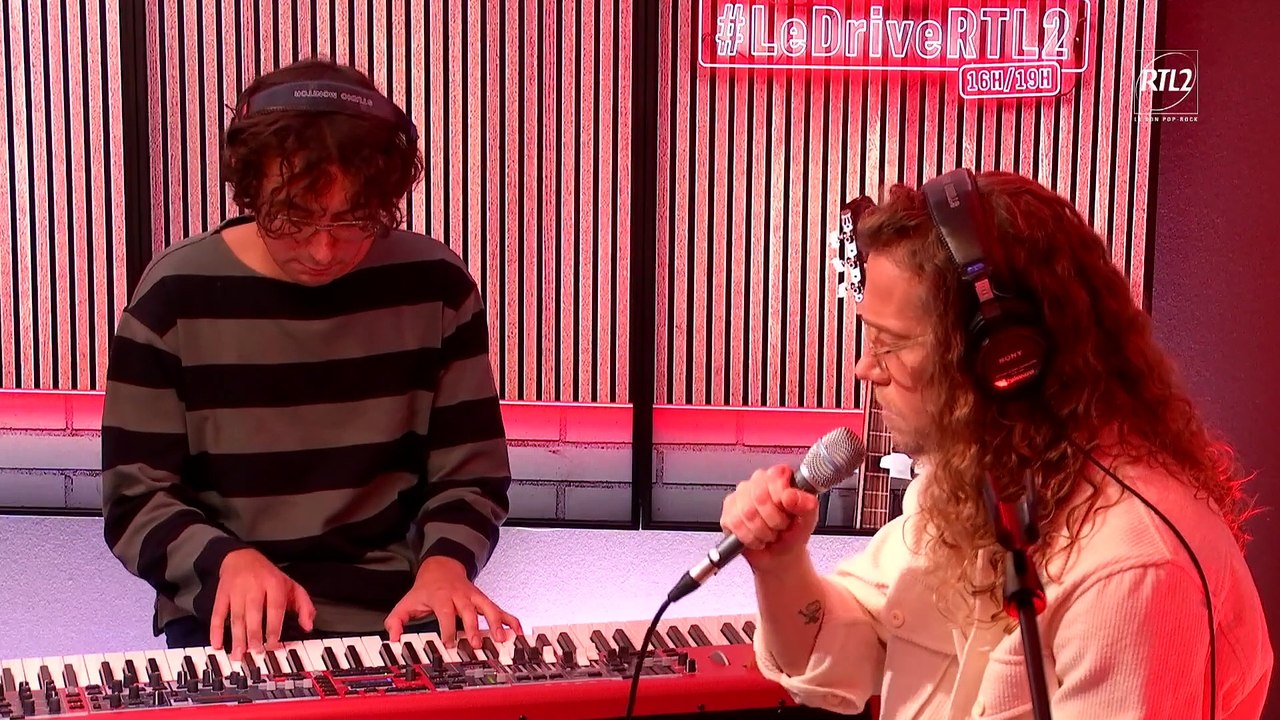 LIVE - Julien Doré interprète "Toutes les femmes de ta vie" dans #LeDriveRTL2 (26/09/24)