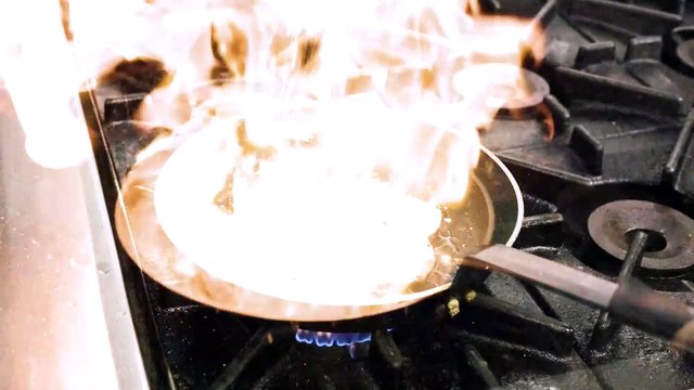 Creamy Chilli Garlic Prawns with Rice and Garlic Bread | Fresh Food Markets Cafe