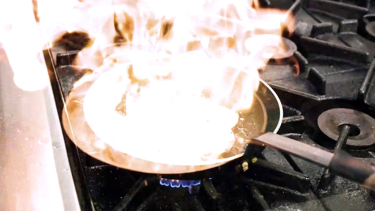 Creamy Chilli Garlic Prawns with Rice and Garlic Bread  | Fresh Food Markets Cafe