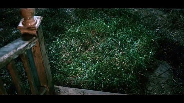 Mother Land EXTRAIT VF Quelque chose dans les bois