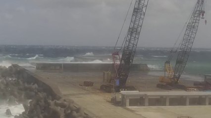 Graban la llegada exacta de un tsunami en el sur de Tokio tras el impacto de un terremoto