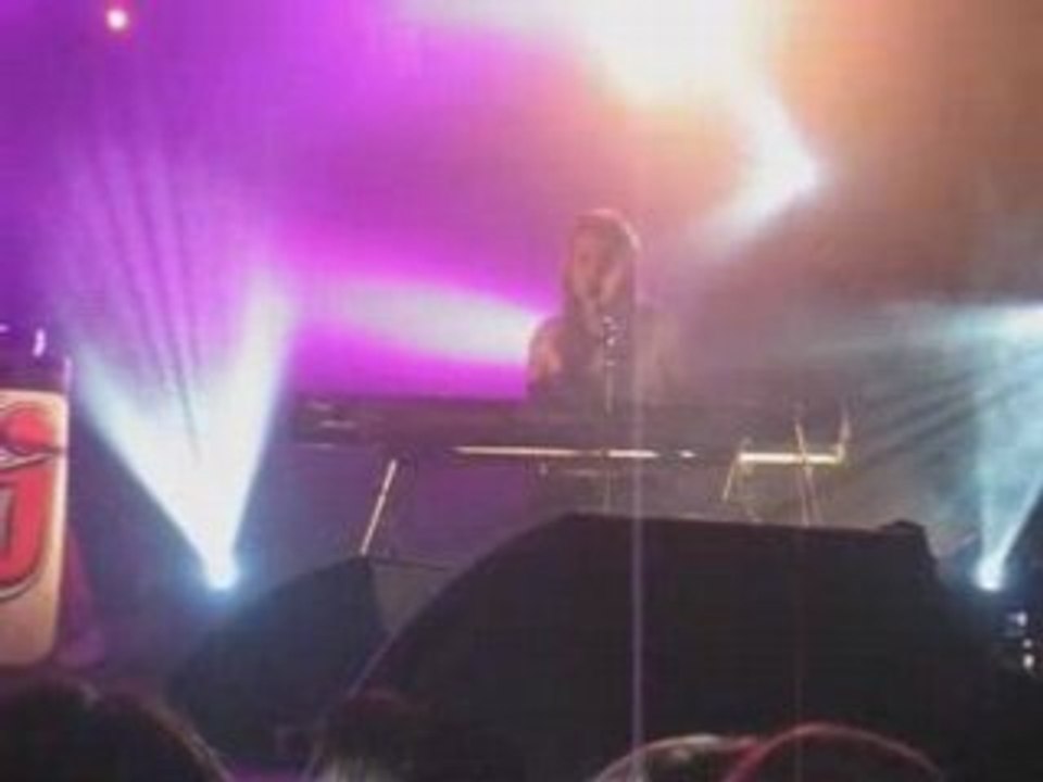 Léa Au Louise Gallery a Bruxelles 18Avril 2008