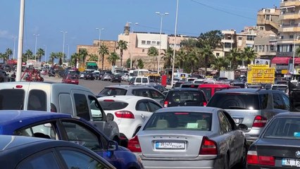 Liban: des familles fuient les bombardements massifs israéliens