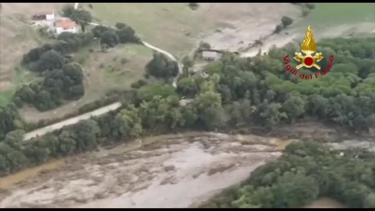 Alluvione in Toscana, si cercano senza sosta nonna e nipote di 5 mesi