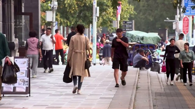 China recorta intereses y tasas de reserva de los bancos para estimular la economía