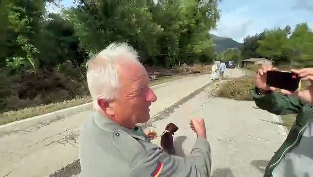 Nonna e nipote dispersi, l'intervento di un residente: I genitori erano aggrappati a una pianta