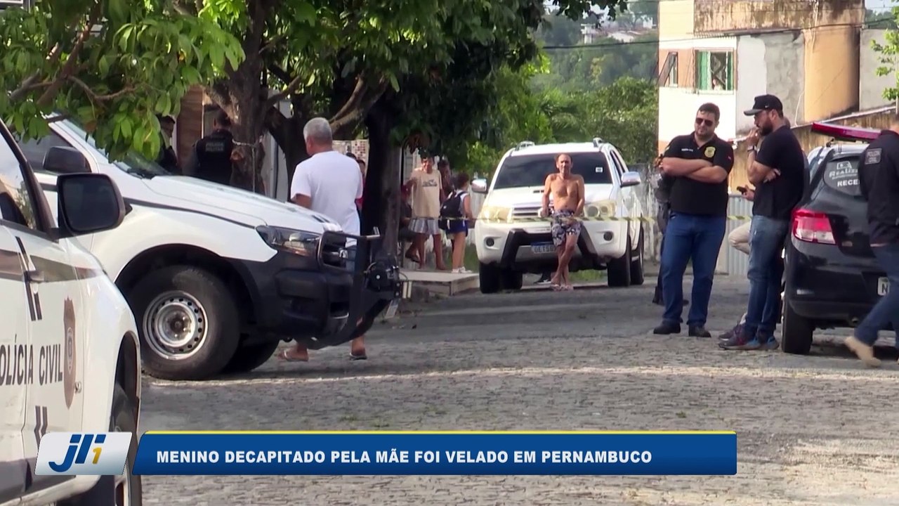 Menino decapitado pela mãe é velado em Pernambuco