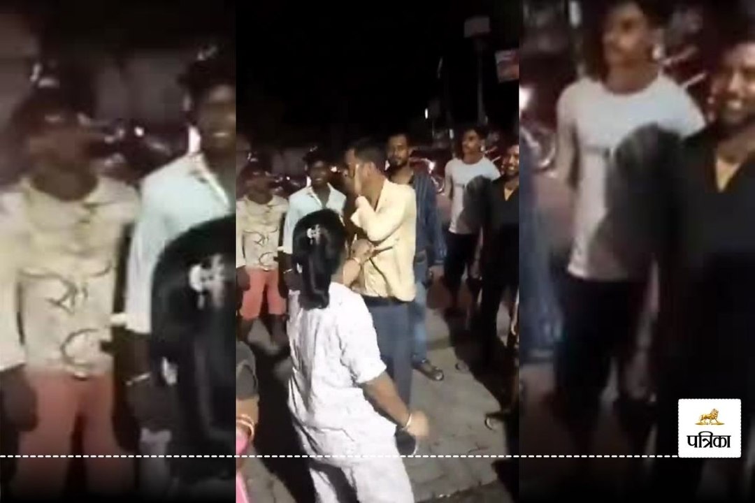 छेड़खानी कर रहे युवक को महिलाओं ने सिखाया सबक, चप्पल जूतों से की पिटाई, देखें वीडियो
