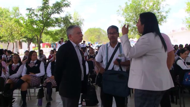 Apoyan extranjeros a la educación de estudiantes de la Escuela Normal en Monclova