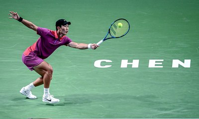 الصيني الشاب شانغ يصنع المفاجأة ويظفر بلقب بطولة تشنغدو