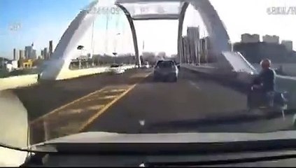 Conductor mata a seis ciclistas que iban en competencia y todo queda en vídeo