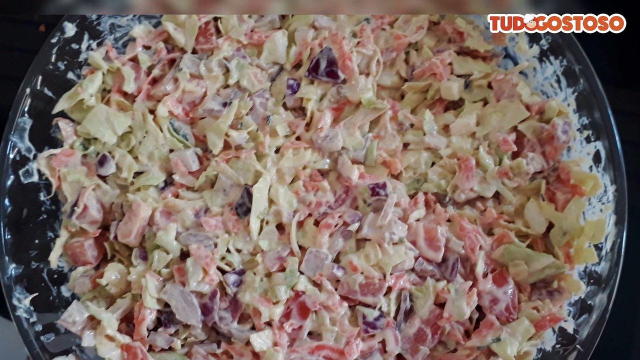 Salada cremosa de repolho