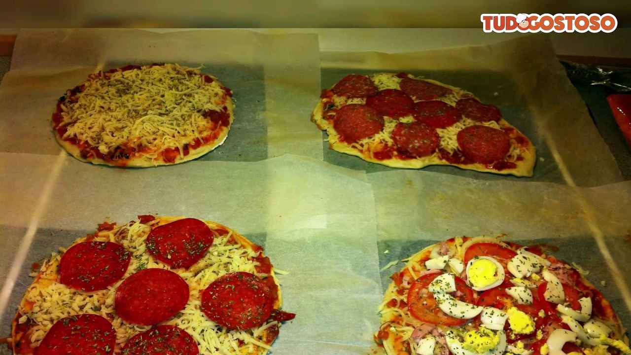 Massa de pizza fina a lenha