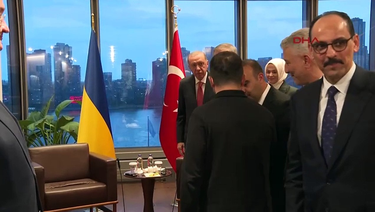 Cumhurbaşkanı Erdoğan, Ukrayna Devlet Başkanı Zelenskiy ile Türkevi'nde bir araya geldi