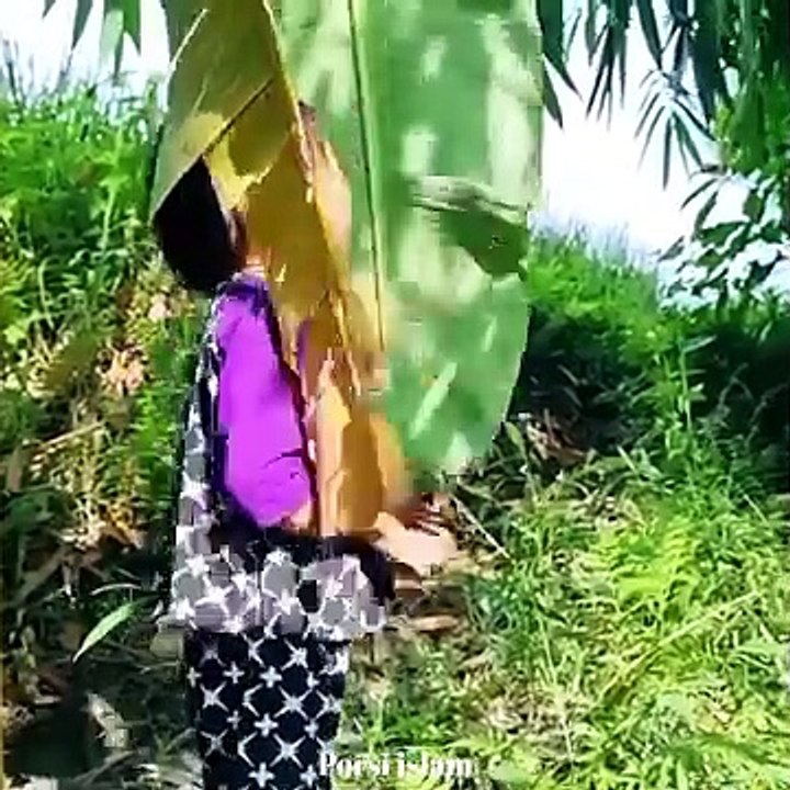 Baby looking for mom but can't find mom