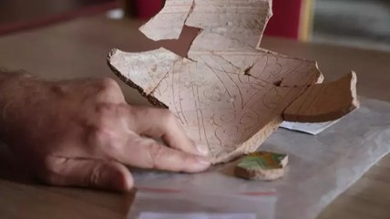 Selçuklu dönemine ışık tutan sırlı seramikler ve kitabe, Harput Kalesi’nde bulundu