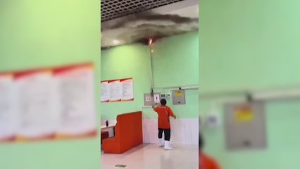 La sangre fría de una trabajadora para apagar un incendio en el cuadro eléctrico del restaurante