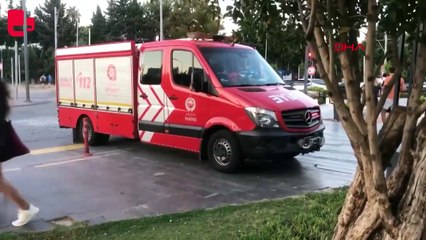 Ağaçta asılı paraşüt operasyonu