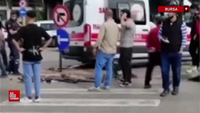Bursa'da hasta taşıyan ambulans otomobil ile kafa kafaya çarpıştı