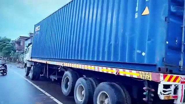 Machinery Export to COMOROS (East Africa) Bottle Blowing Machine Export Exportateur De Machines