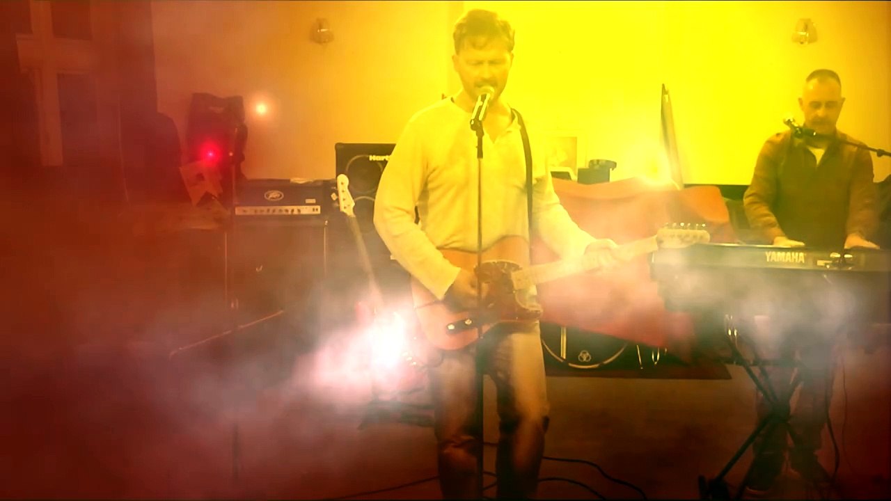 Christopher Purple Peach (LIVE)