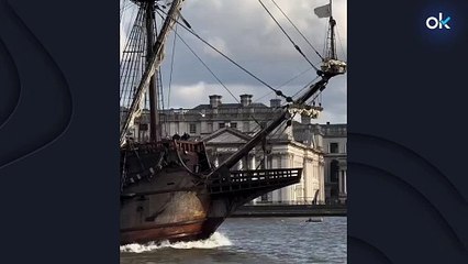 España 'conquista' Inglaterra el Galeón Andalucía atraviesa el Tower Bridge y atraca en Londres