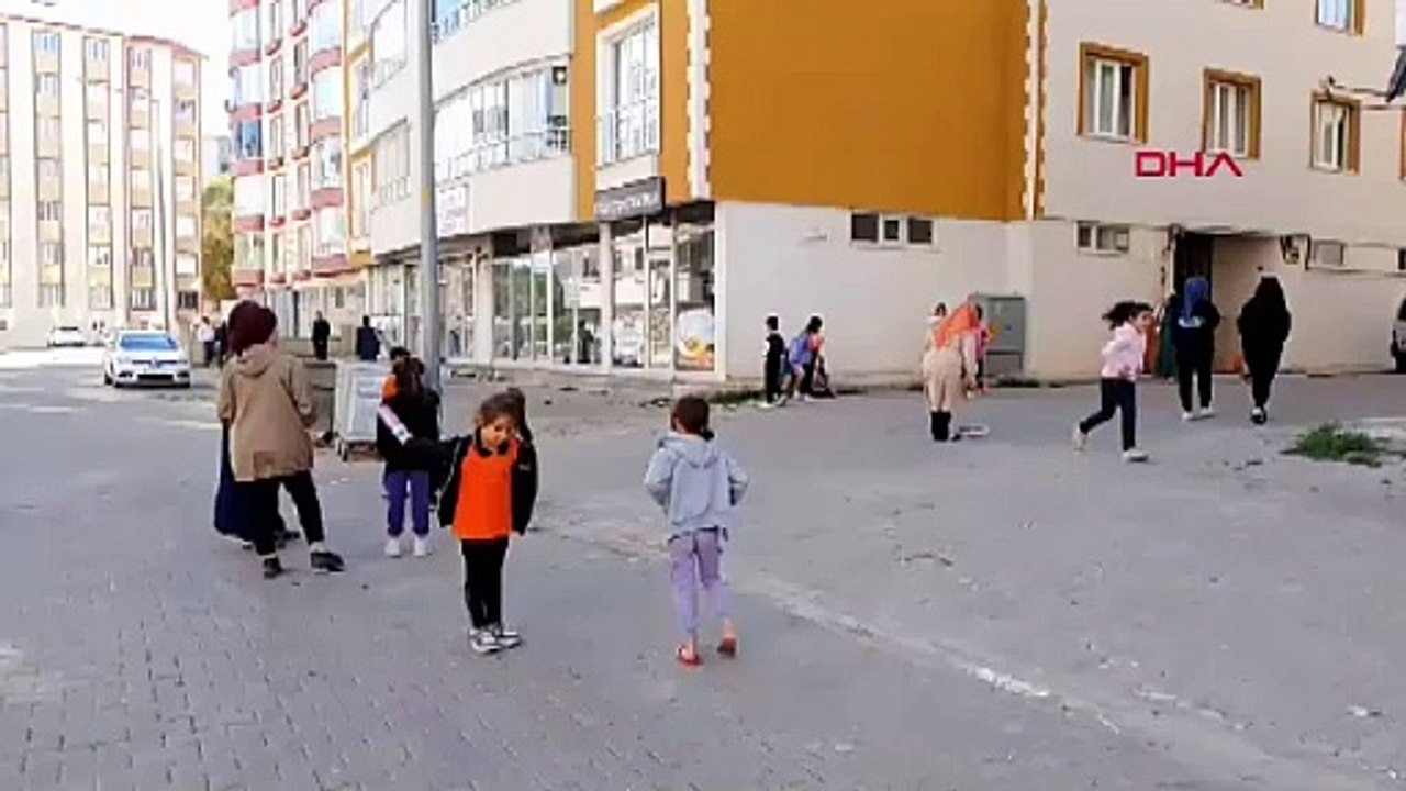 Bitlis'te 4.5 büyüklüğünde deprem: Çevre iller de sallandı