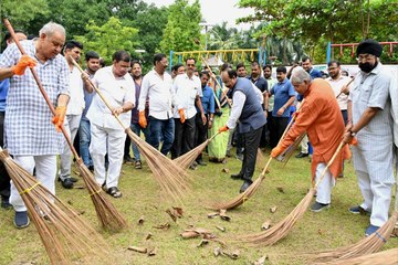 CG News: स्वच्छता ही सेवा अभियान के तहत डिप्टी CM साव ने गार्डन में लगाया झाड़ू, कही ये बात... देखें Video