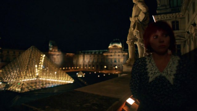 Lady Gaga dévoile son nouveau single The Joker au Louvre lors de l’avant-première de Joker : Folie à Deux